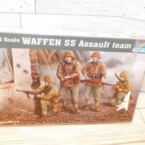 WAFFEN SS ASSAULT TEAM 1/35 Trumpeter  2011